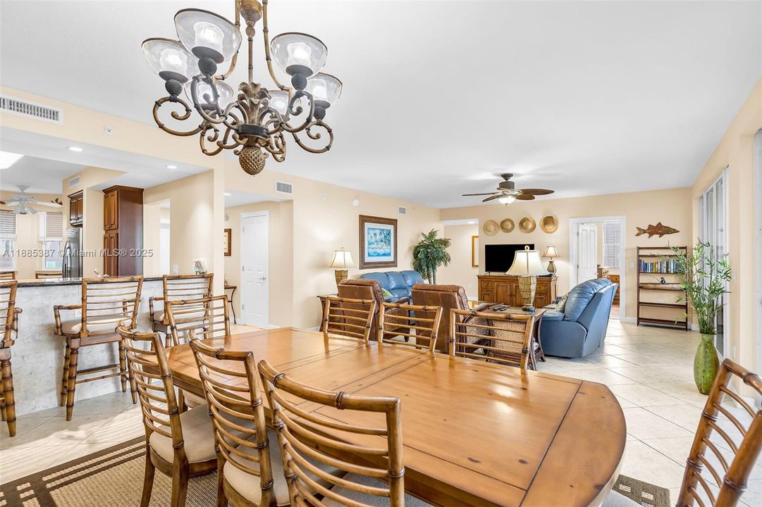 For Sale: $1,075,000 (3 beds, 2 baths, 2026 Square Feet)