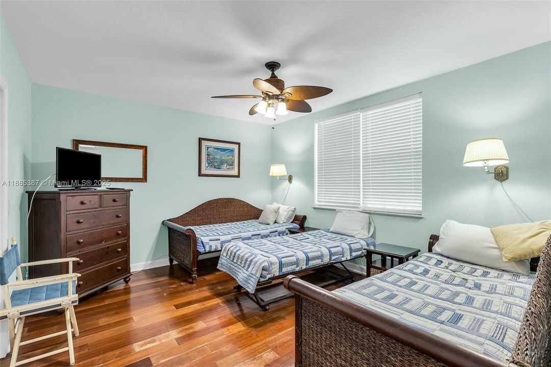 For Sale: $1,075,000 (3 beds, 2 baths, 2026 Square Feet)