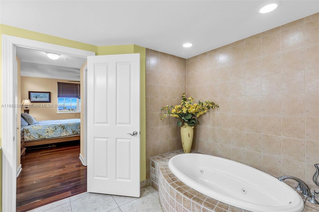 For Sale: $1,075,000 (3 beds, 2 baths, 2026 Square Feet)