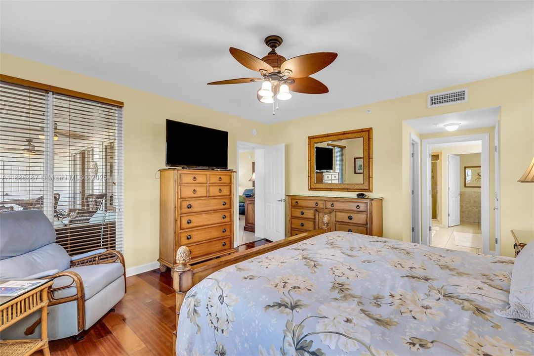 For Sale: $1,075,000 (3 beds, 2 baths, 2026 Square Feet)