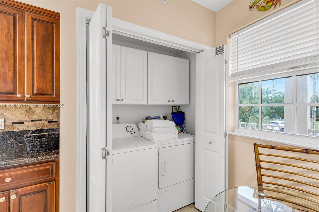 For Sale: $1,075,000 (3 beds, 2 baths, 2026 Square Feet)