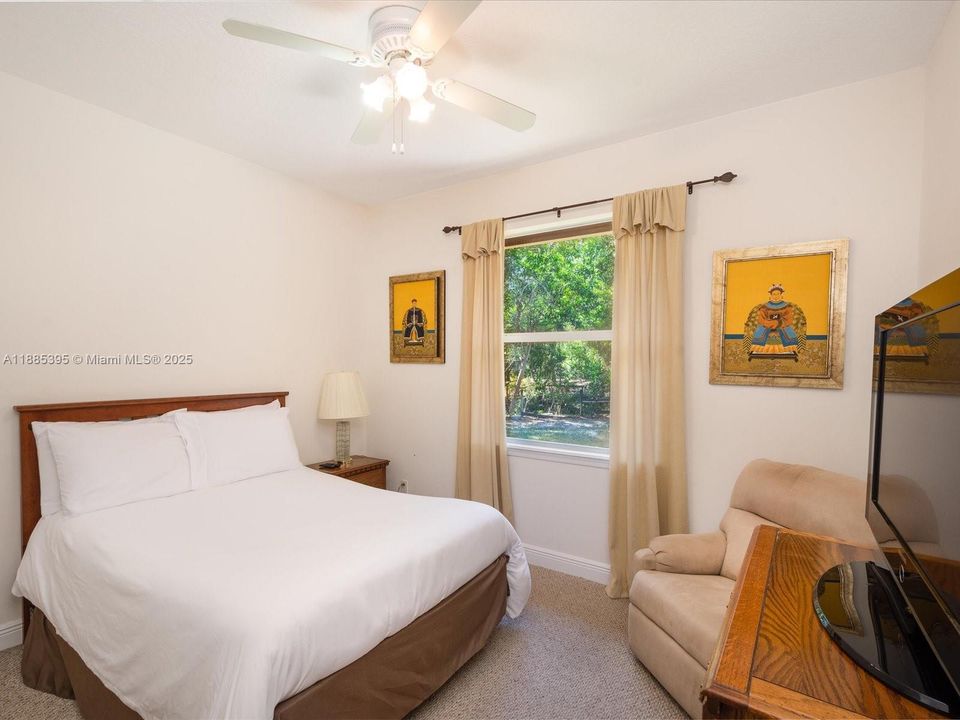 待售: $2,300,000 (6 贝兹, 6 浴室, 4989 平方英尺)