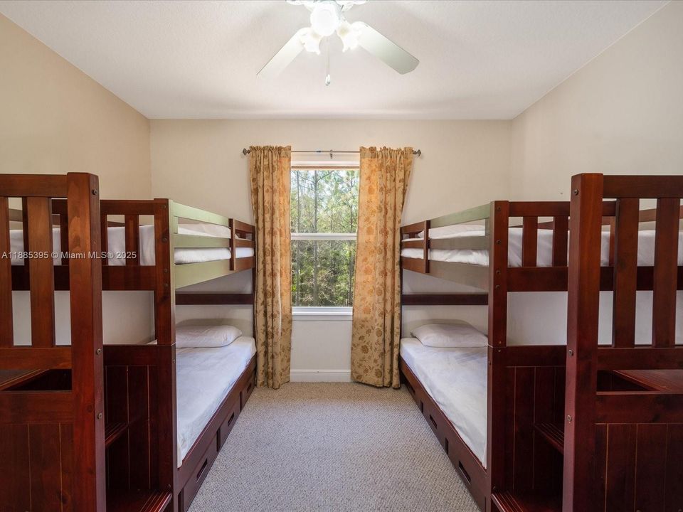 待售: $2,300,000 (6 贝兹, 6 浴室, 4989 平方英尺)