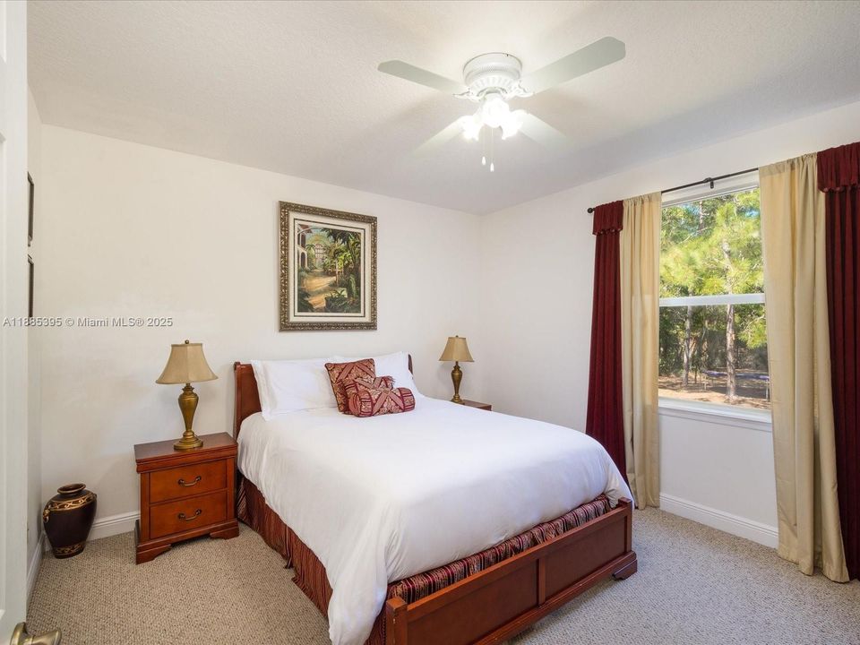 待售: $2,300,000 (6 贝兹, 6 浴室, 4989 平方英尺)