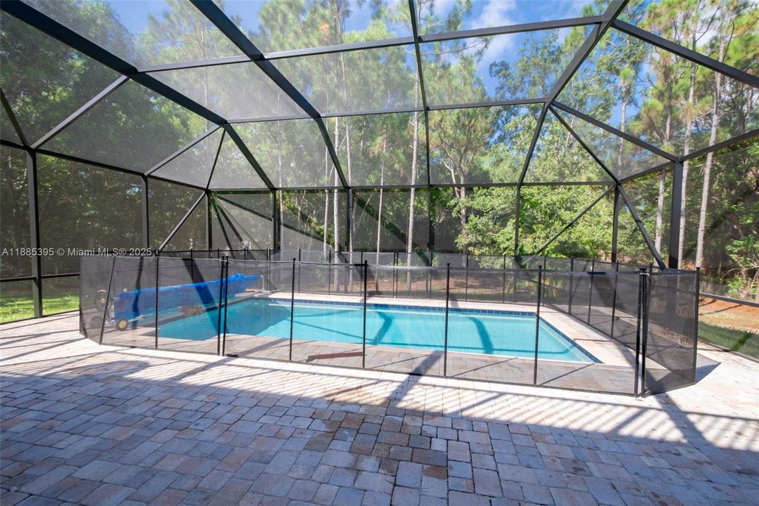 待售: $2,300,000 (6 贝兹, 6 浴室, 4989 平方英尺)