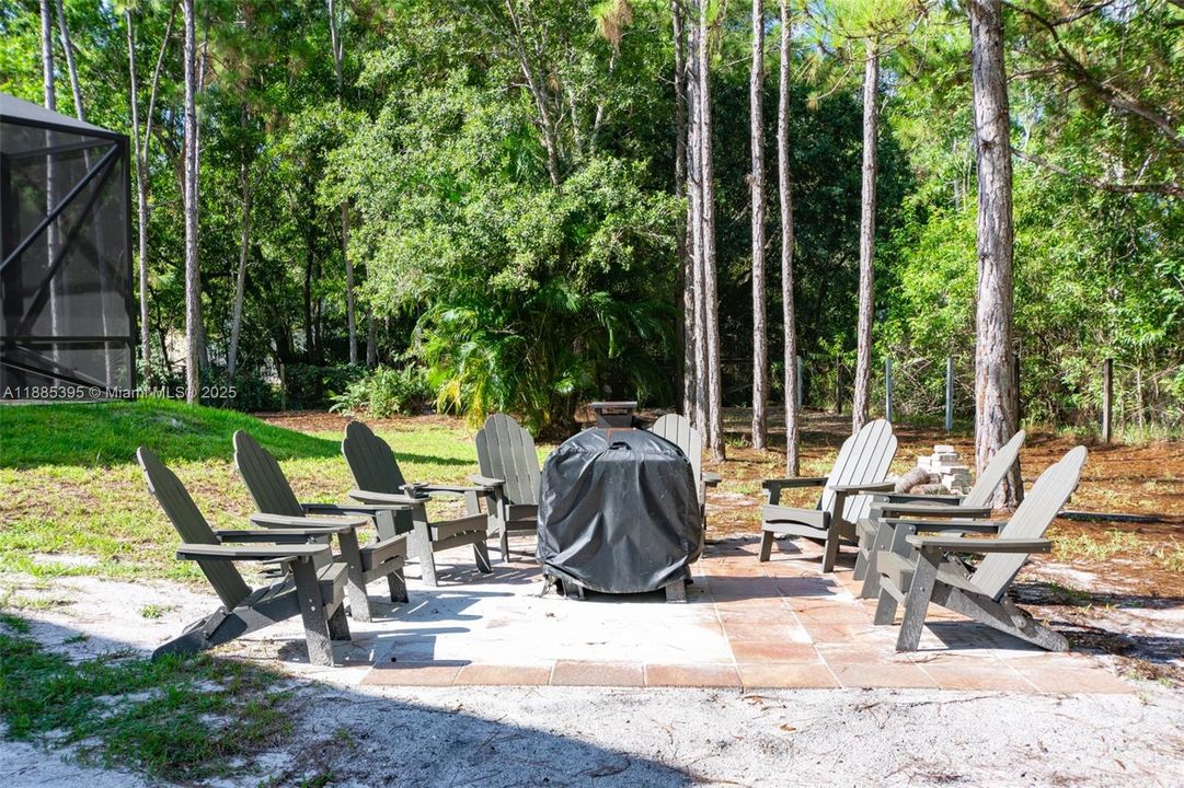 待售: $2,300,000 (6 贝兹, 6 浴室, 4989 平方英尺)