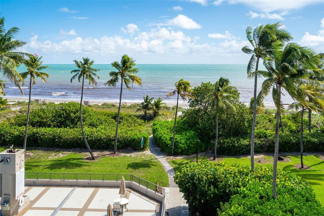 Recently Sold: $1,900,000 (2 beds, 2 baths, 1880 Square Feet)
