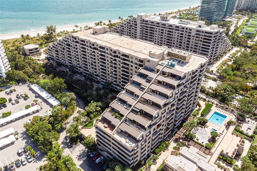 Recently Sold: $1,900,000 (2 beds, 2 baths, 1880 Square Feet)