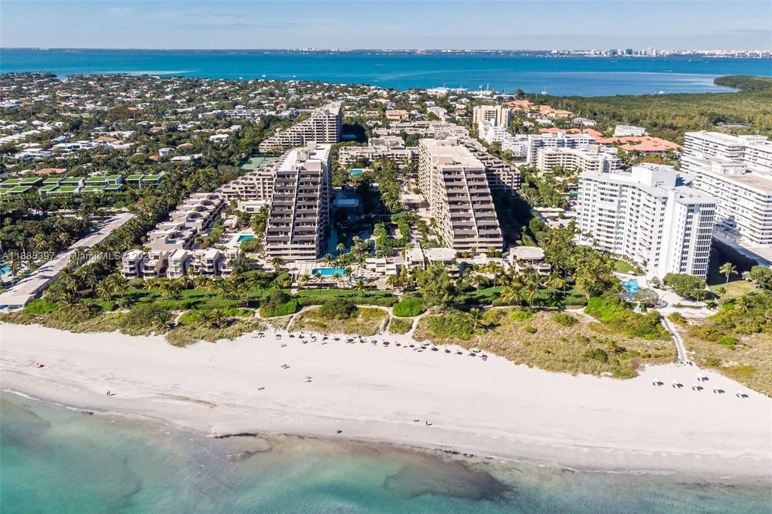 Recently Sold: $1,900,000 (2 beds, 2 baths, 1880 Square Feet)