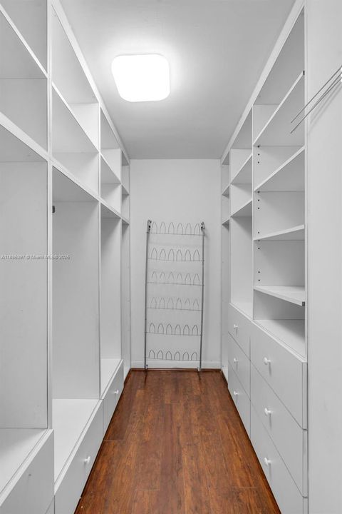 Recently Sold: $1,900,000 (2 beds, 2 baths, 1880 Square Feet)