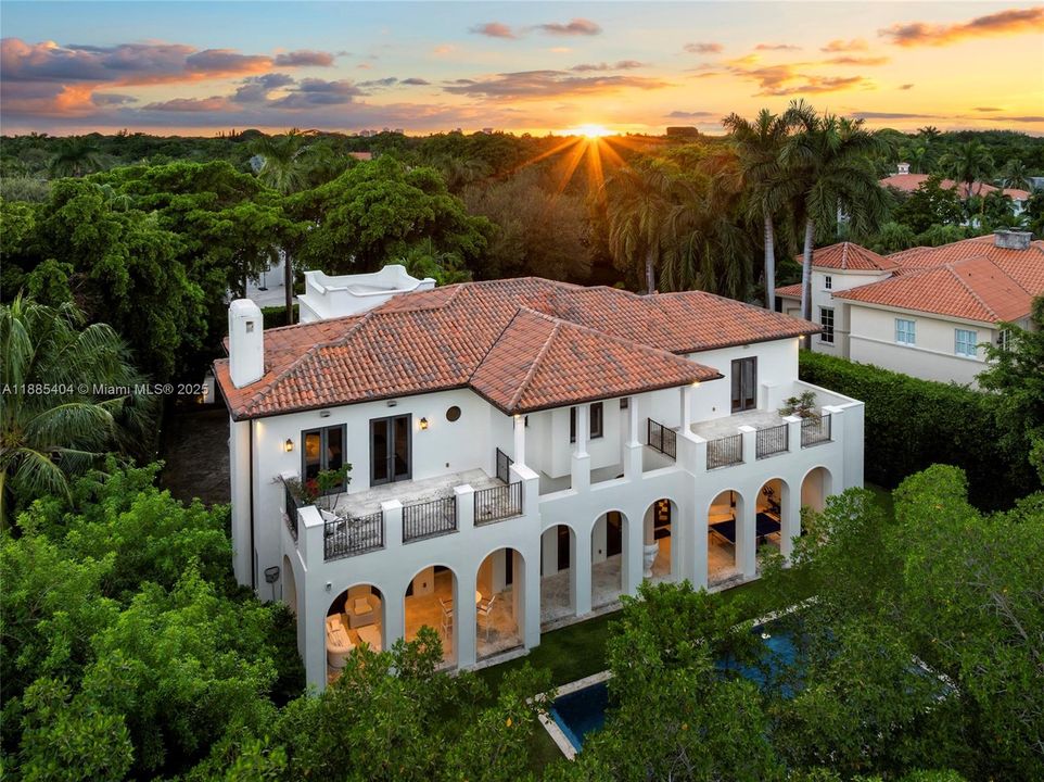 Active With Contract: $11,980,000 (6 beds, 5 baths, 5442 Square Feet)