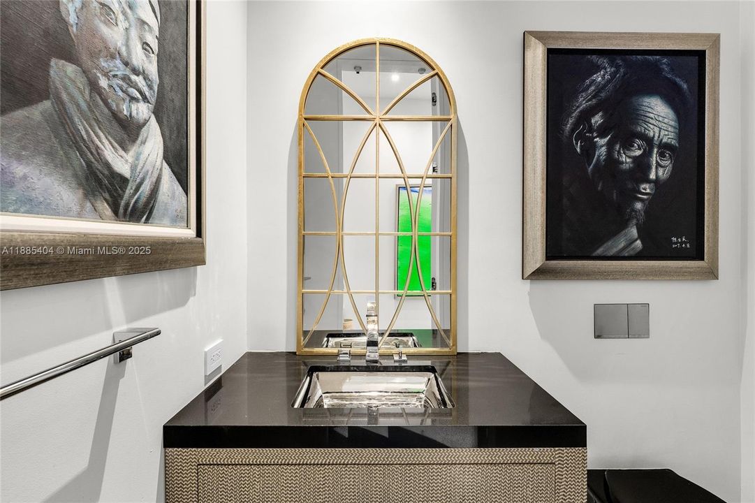 Active With Contract: $11,980,000 (6 beds, 5 baths, 5442 Square Feet)