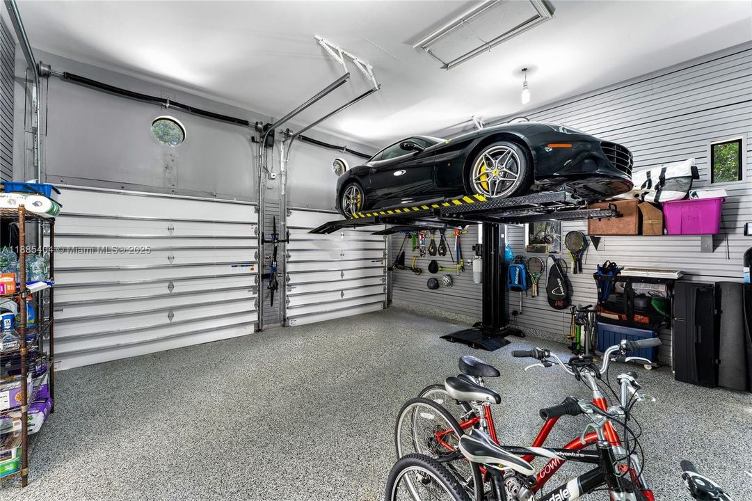 Active With Contract: $11,980,000 (6 beds, 5 baths, 5442 Square Feet)