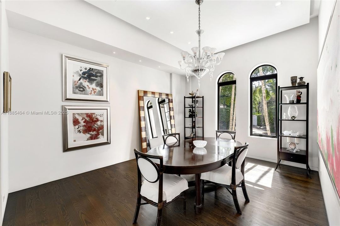 Active With Contract: $11,980,000 (6 beds, 5 baths, 5442 Square Feet)