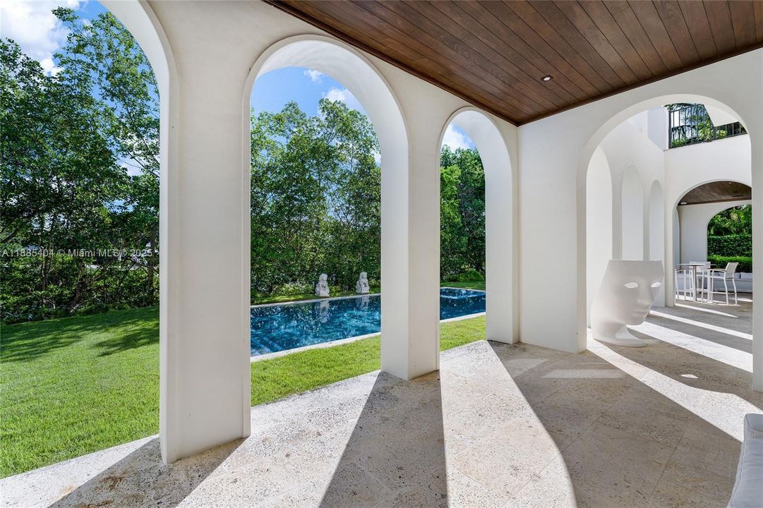 Active With Contract: $11,980,000 (6 beds, 5 baths, 5442 Square Feet)