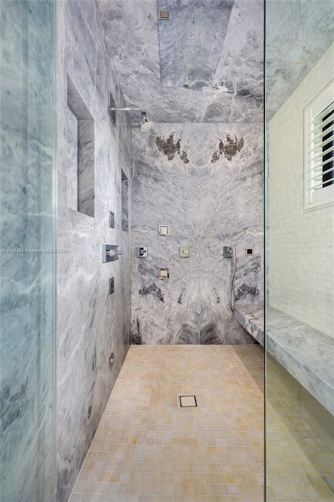 Active With Contract: $11,980,000 (6 beds, 5 baths, 5442 Square Feet)