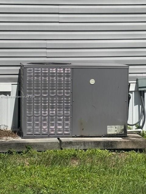 For Sale: $99,000 (3 beds, 1 baths, 1056 Square Feet)