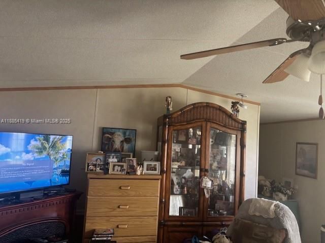 For Sale: $99,000 (3 beds, 1 baths, 1056 Square Feet)