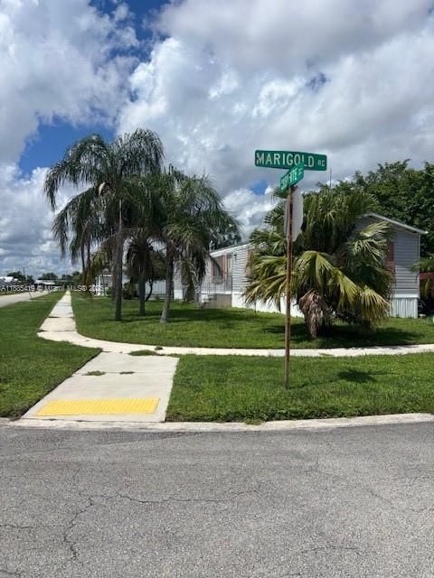 For Sale: $99,000 (3 beds, 1 baths, 1056 Square Feet)