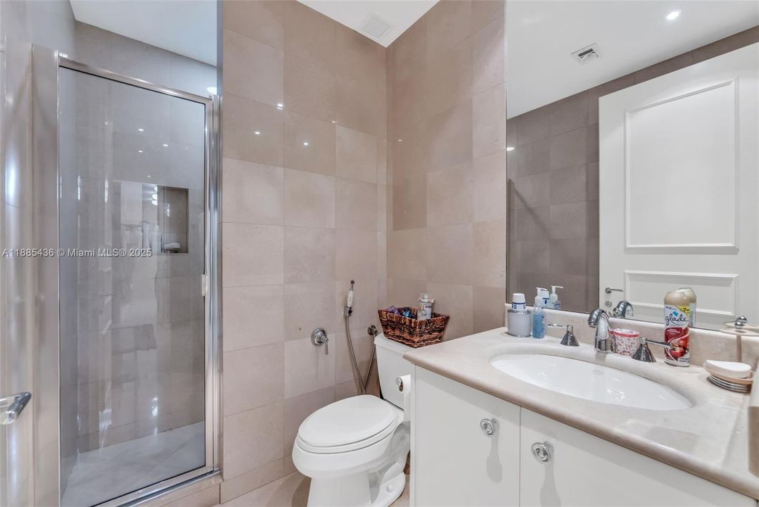 For Sale: $4,950,000 (5 beds, 6 baths, 4070 Square Feet)