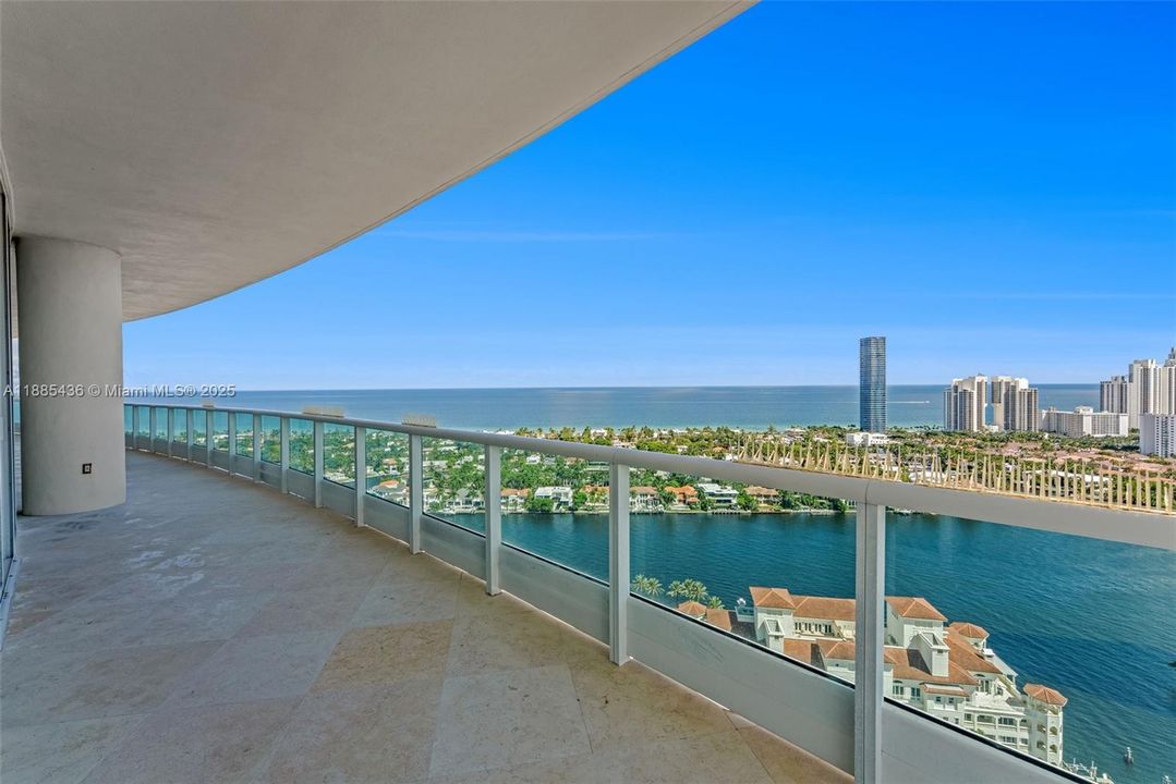 For Sale: $4,950,000 (5 beds, 6 baths, 4070 Square Feet)