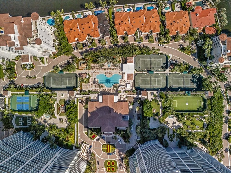 For Sale: $4,950,000 (5 beds, 6 baths, 4070 Square Feet)