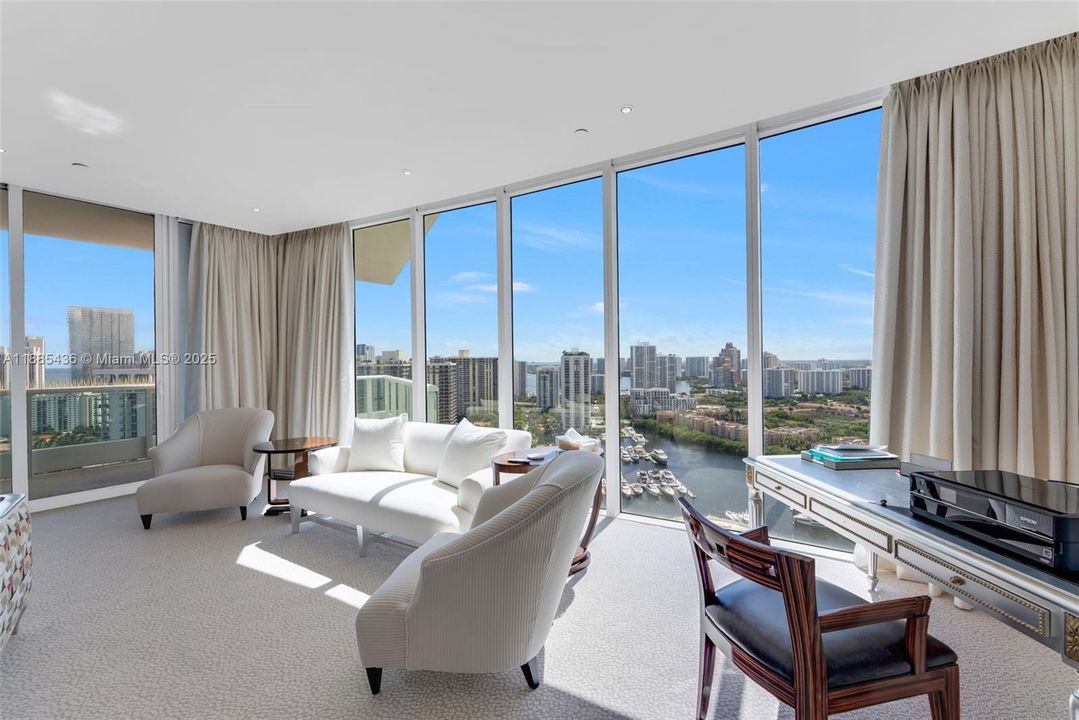 For Sale: $4,950,000 (5 beds, 6 baths, 4070 Square Feet)