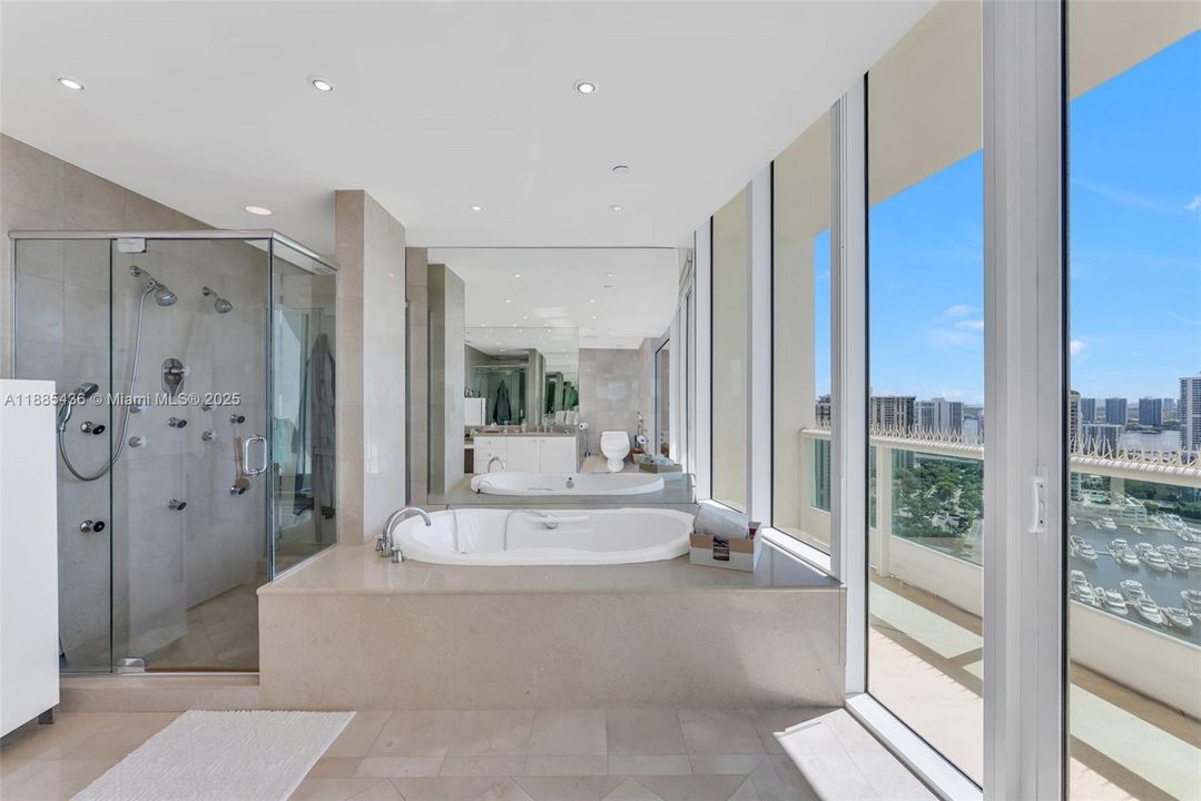 For Sale: $4,950,000 (5 beds, 6 baths, 4070 Square Feet)