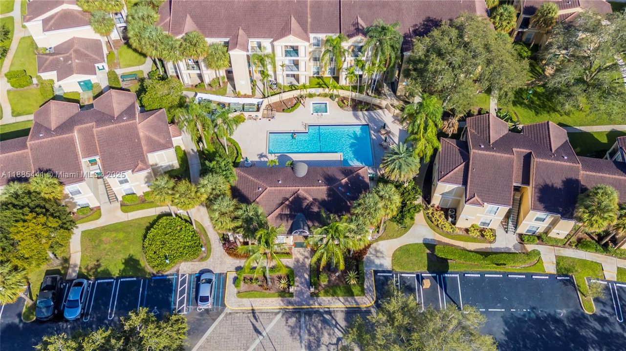 Recently Rented: $1,800 (1 beds, 1 baths, 950 Square Feet)