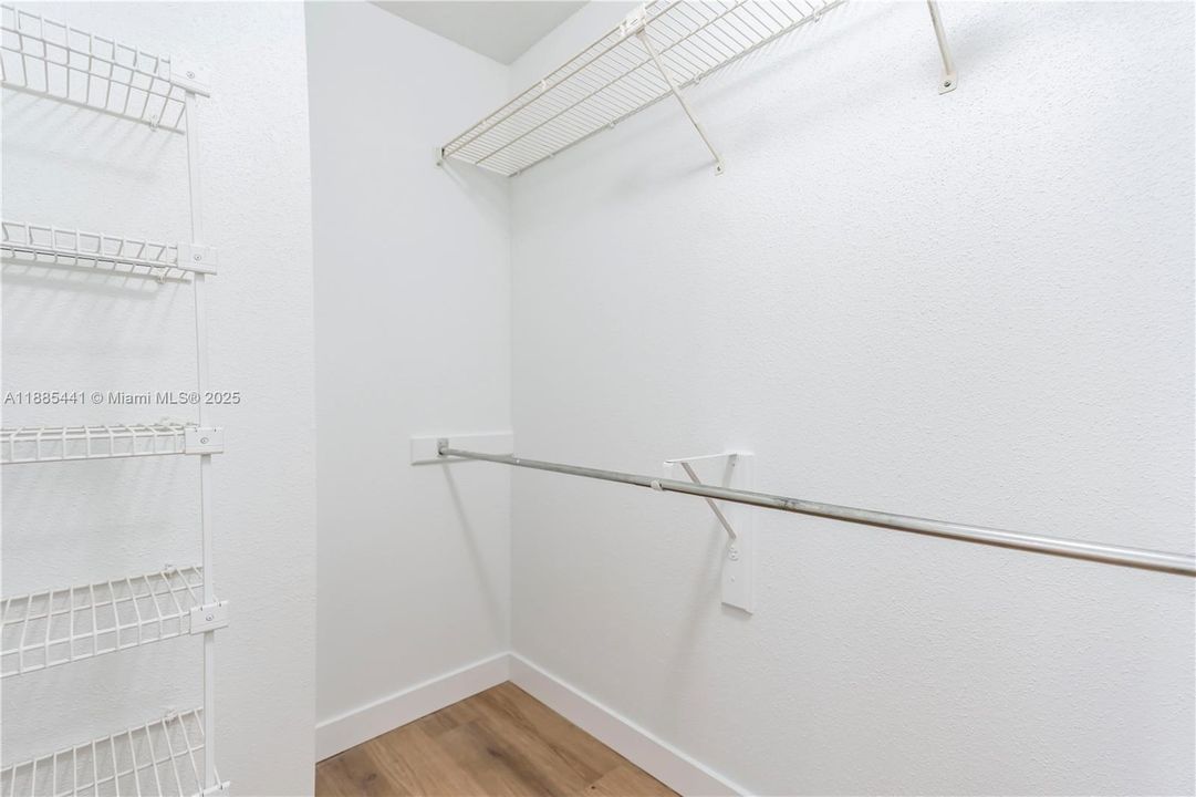 Recently Rented: $1,800 (1 beds, 1 baths, 950 Square Feet)