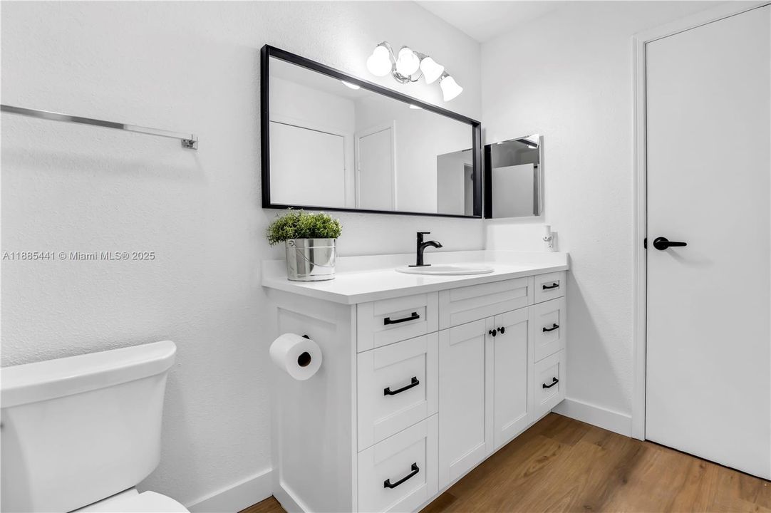 Recently Rented: $1,800 (1 beds, 1 baths, 950 Square Feet)