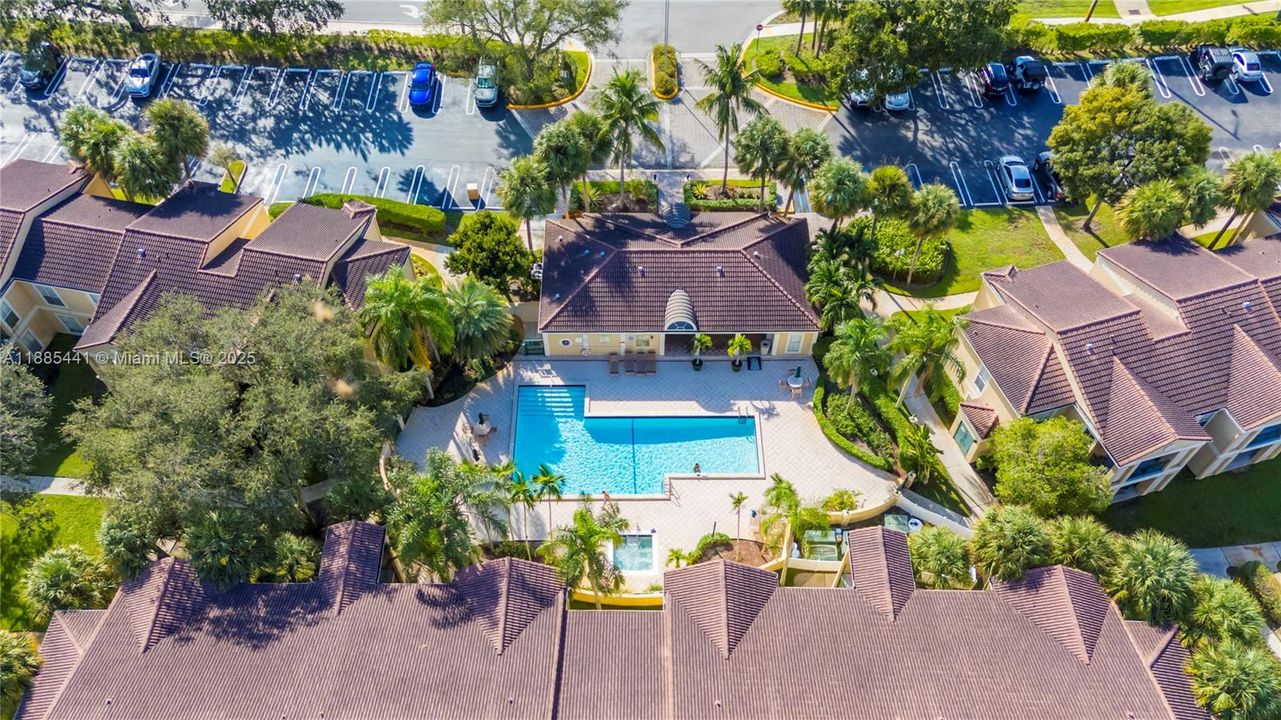 Recently Rented: $1,800 (1 beds, 1 baths, 950 Square Feet)