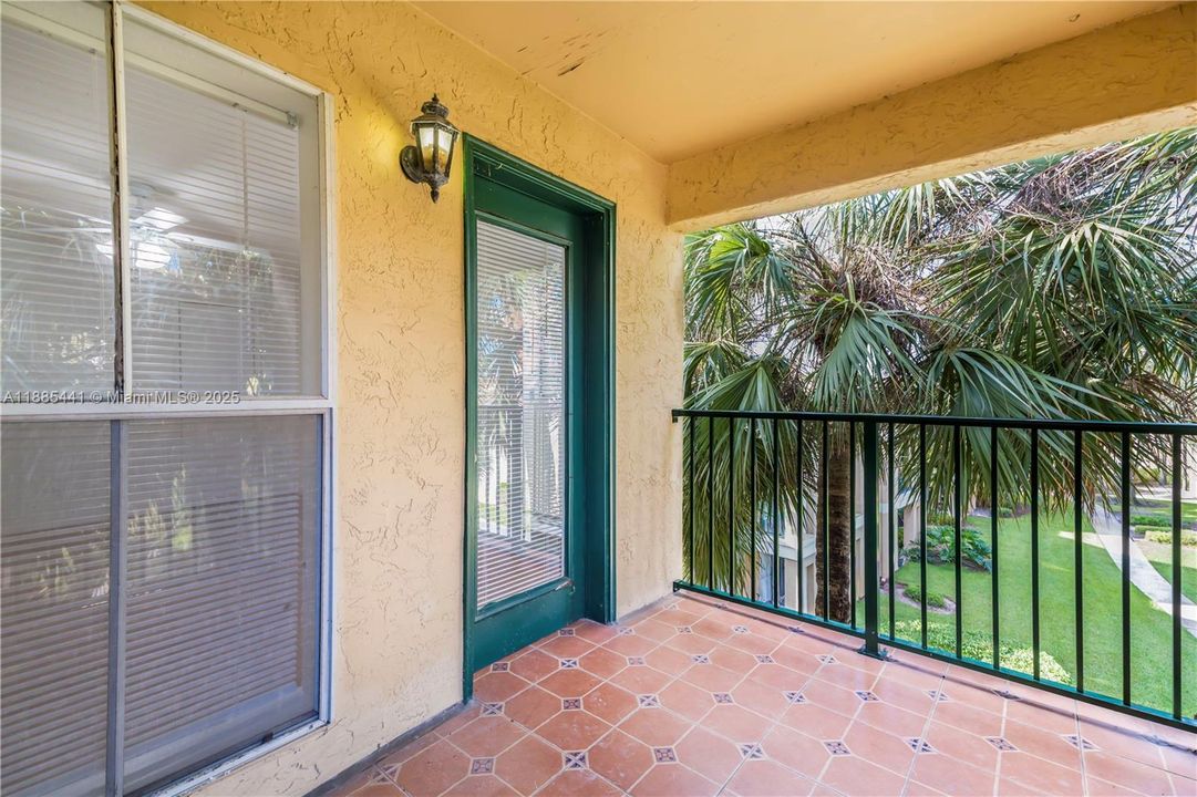 Recently Rented: $1,800 (1 beds, 1 baths, 950 Square Feet)