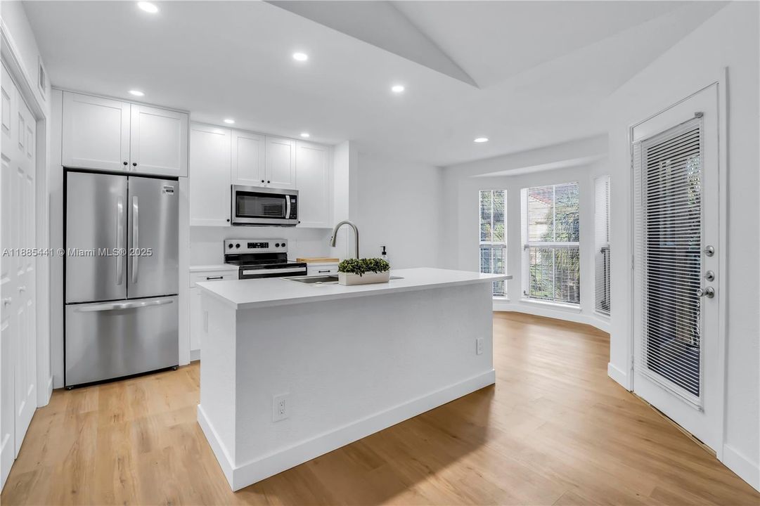 Recently Rented: $1,800 (1 beds, 1 baths, 950 Square Feet)