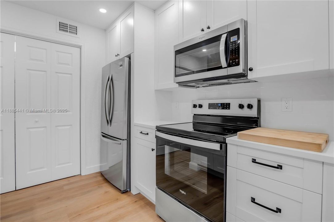 Recently Rented: $1,800 (1 beds, 1 baths, 950 Square Feet)