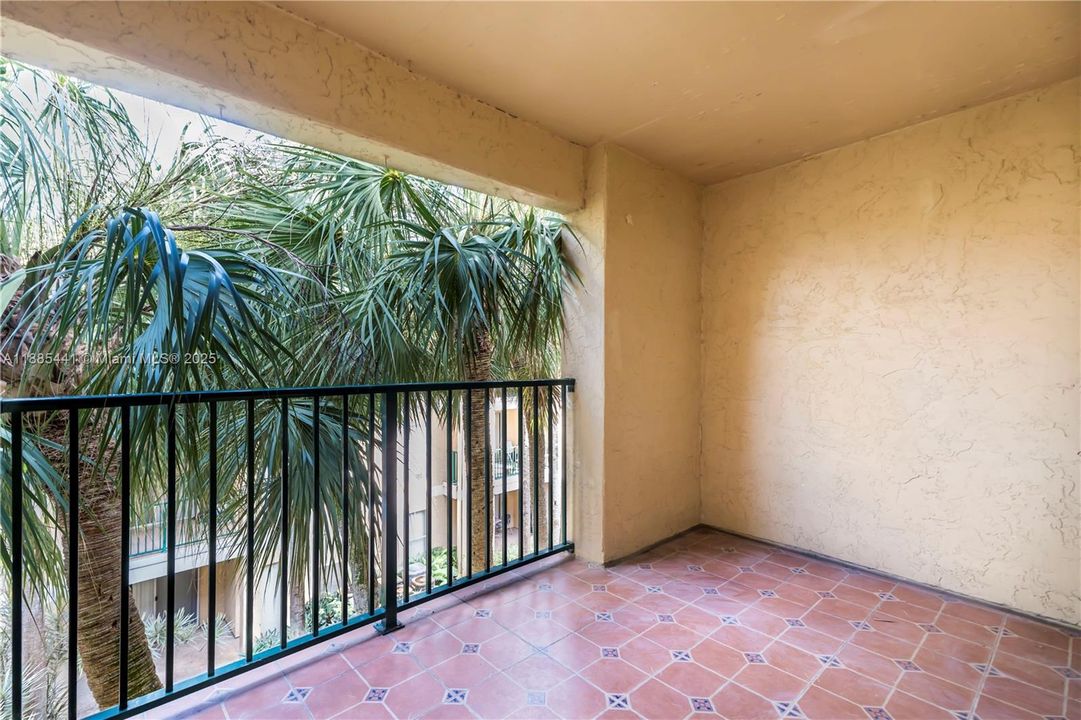 Recently Rented: $1,800 (1 beds, 1 baths, 950 Square Feet)