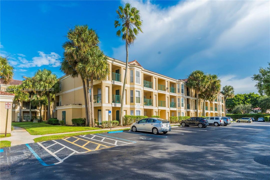 Recently Rented: $1,800 (1 beds, 1 baths, 950 Square Feet)