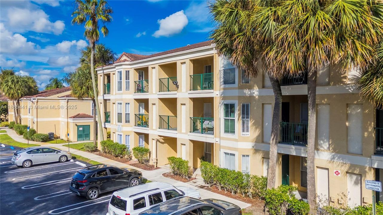 Recently Rented: $1,800 (1 beds, 1 baths, 950 Square Feet)