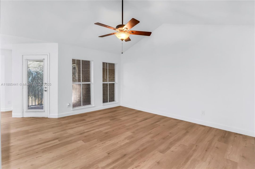 Recently Rented: $1,800 (1 beds, 1 baths, 950 Square Feet)