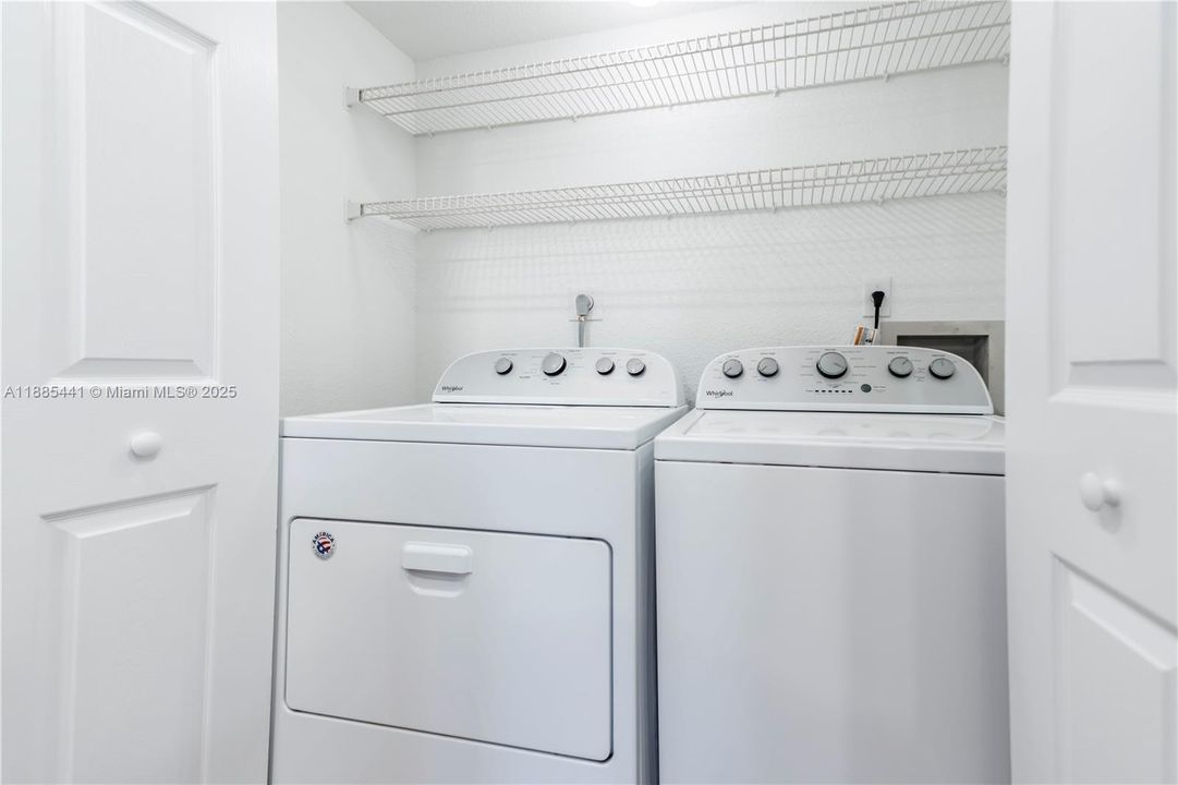 Recently Rented: $1,800 (1 beds, 1 baths, 950 Square Feet)