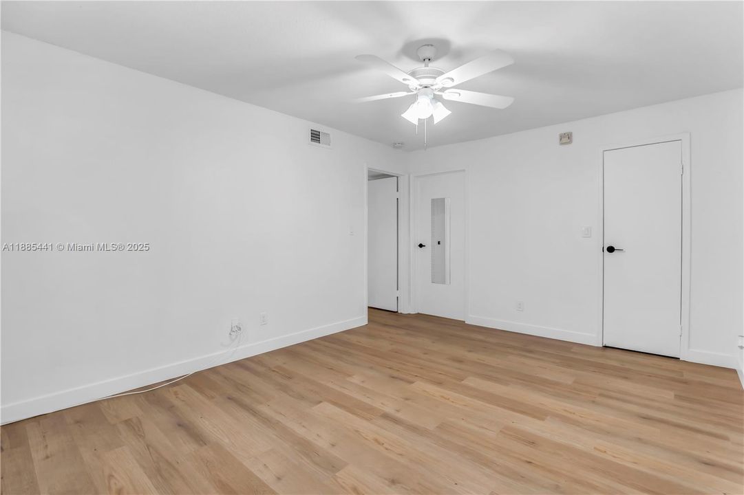 Recently Rented: $1,800 (1 beds, 1 baths, 950 Square Feet)