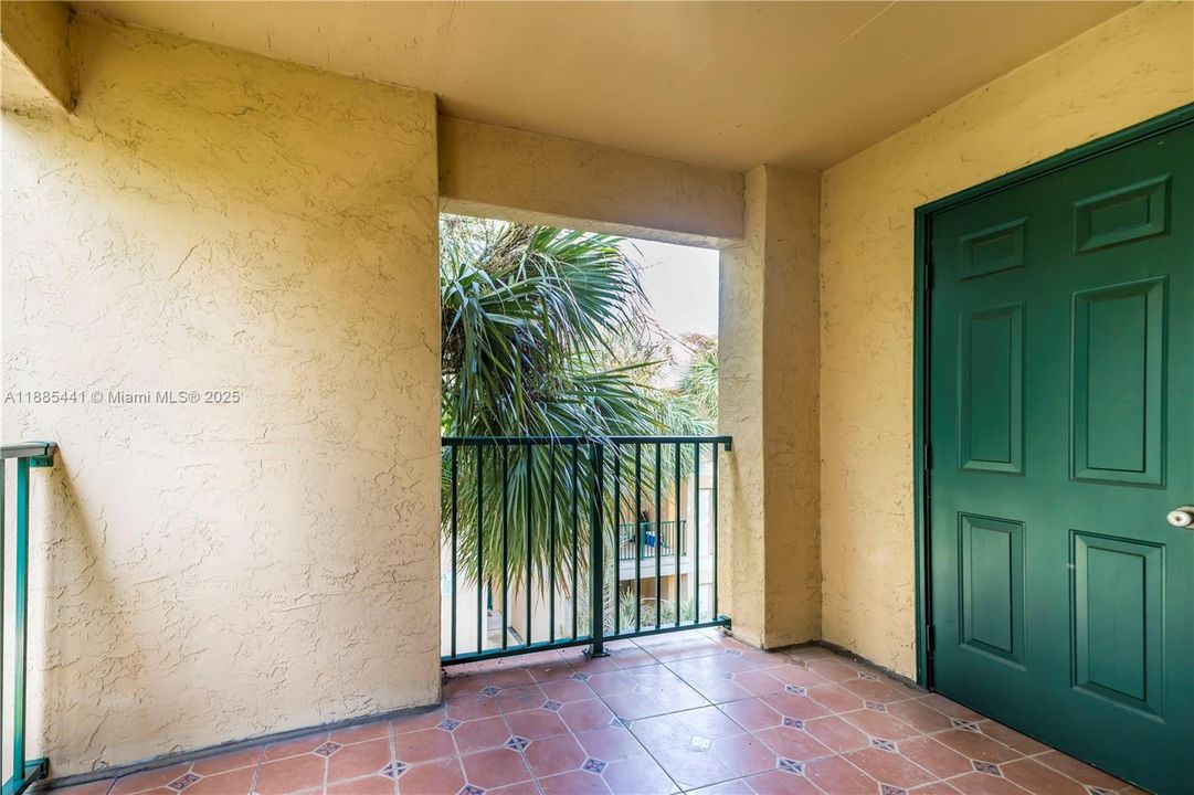 Recently Rented: $1,800 (1 beds, 1 baths, 950 Square Feet)