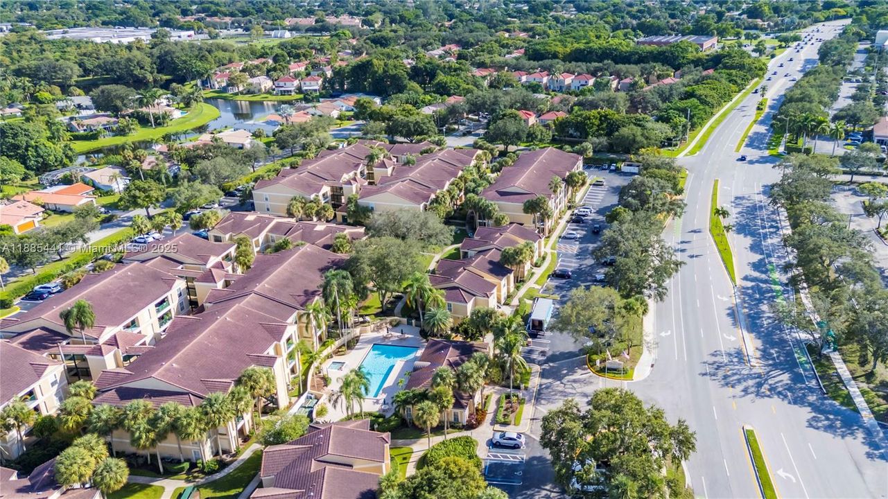 Recently Rented: $1,800 (1 beds, 1 baths, 950 Square Feet)