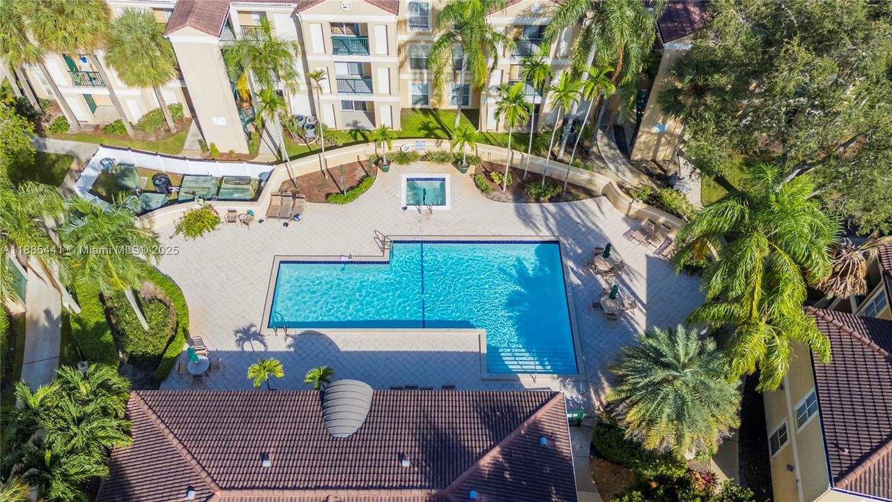 Recently Rented: $1,800 (1 beds, 1 baths, 950 Square Feet)