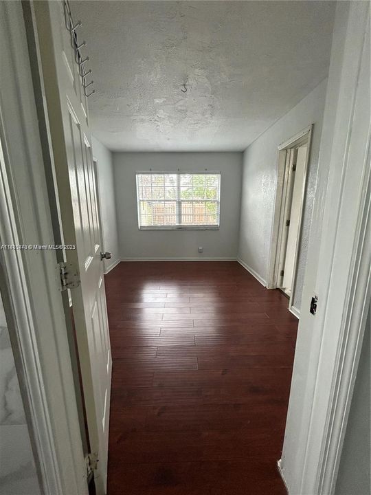 待售: $499,500 (4 贝兹, 2 浴室, 1289 平方英尺)