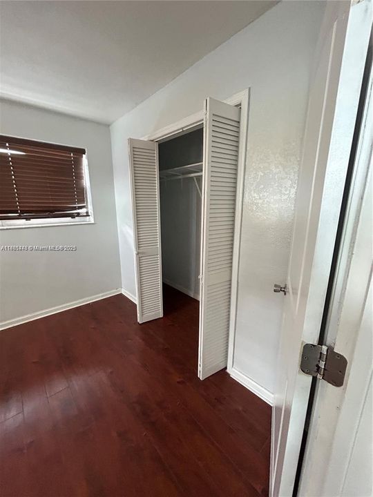 待售: $499,500 (4 贝兹, 2 浴室, 1289 平方英尺)