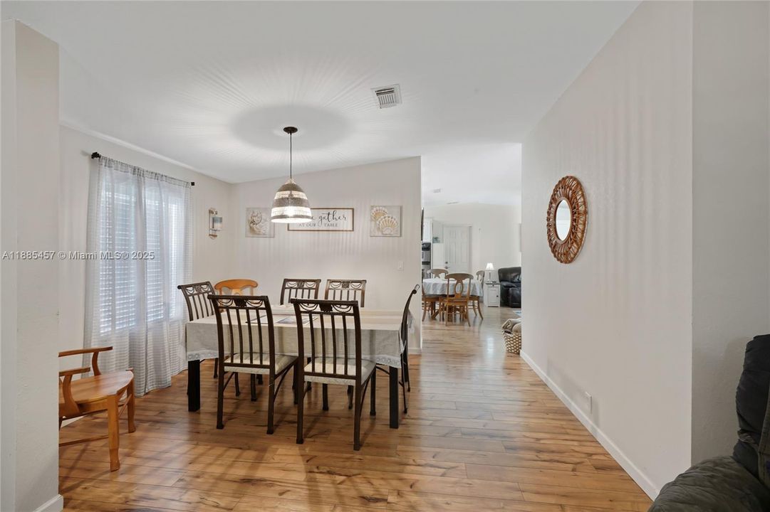 For Rent: $3,400 (4 beds, 3 baths, 1944 Square Feet)