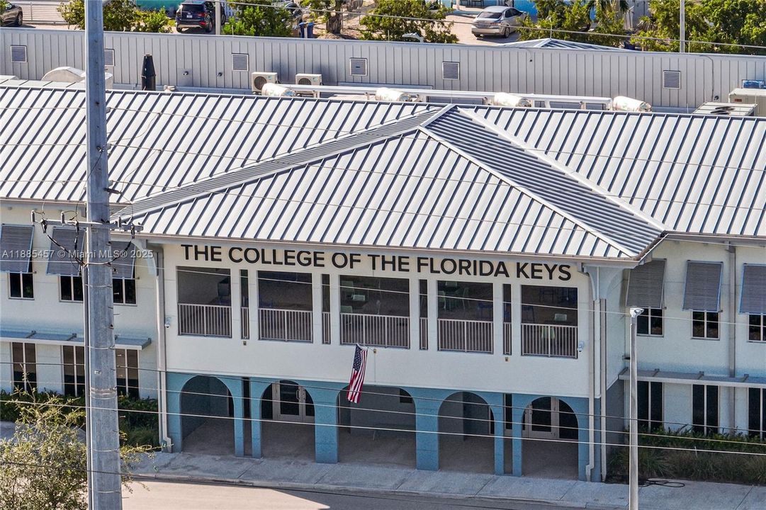 For Rent: $3,400 (4 beds, 3 baths, 1944 Square Feet)