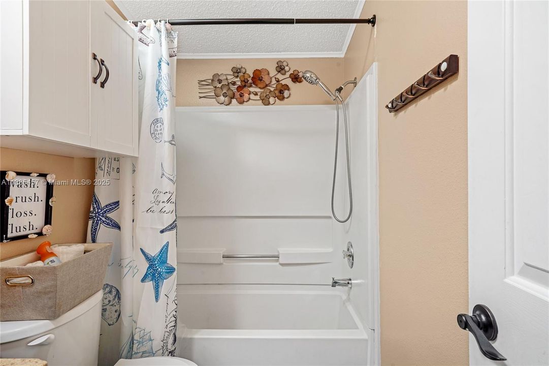 For Rent: $3,400 (4 beds, 3 baths, 1944 Square Feet)