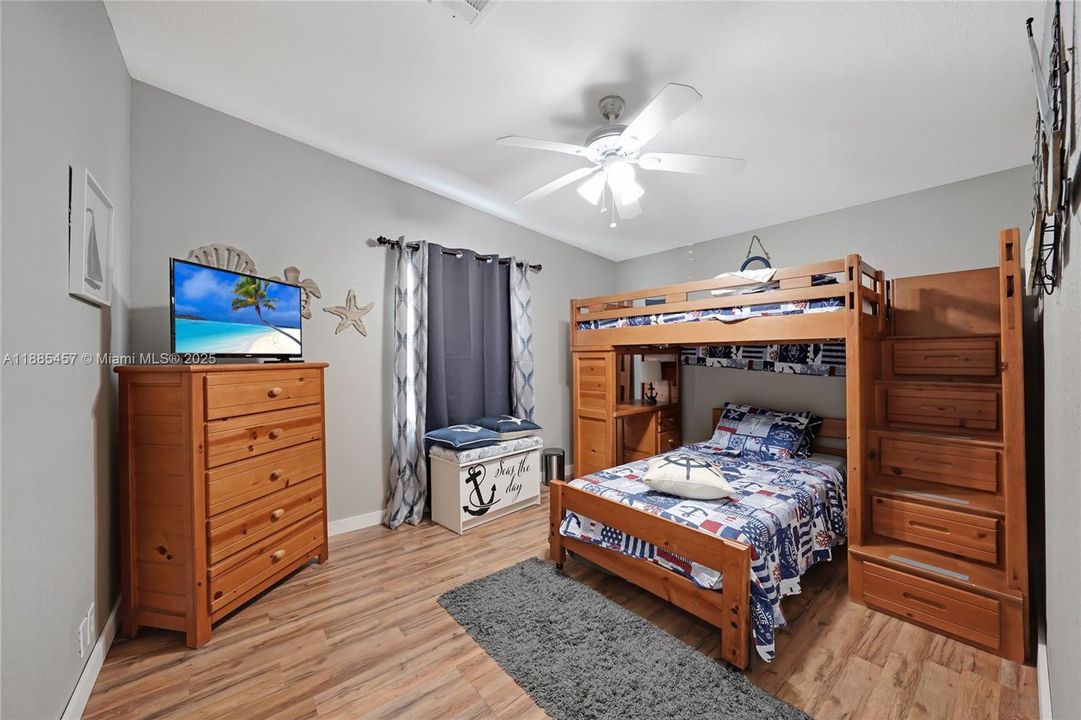 For Rent: $3,400 (4 beds, 3 baths, 1944 Square Feet)